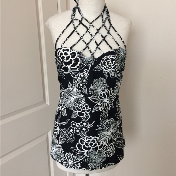 island waves Other - Island Waves
Black/White Strappy-Tankini 20W $54